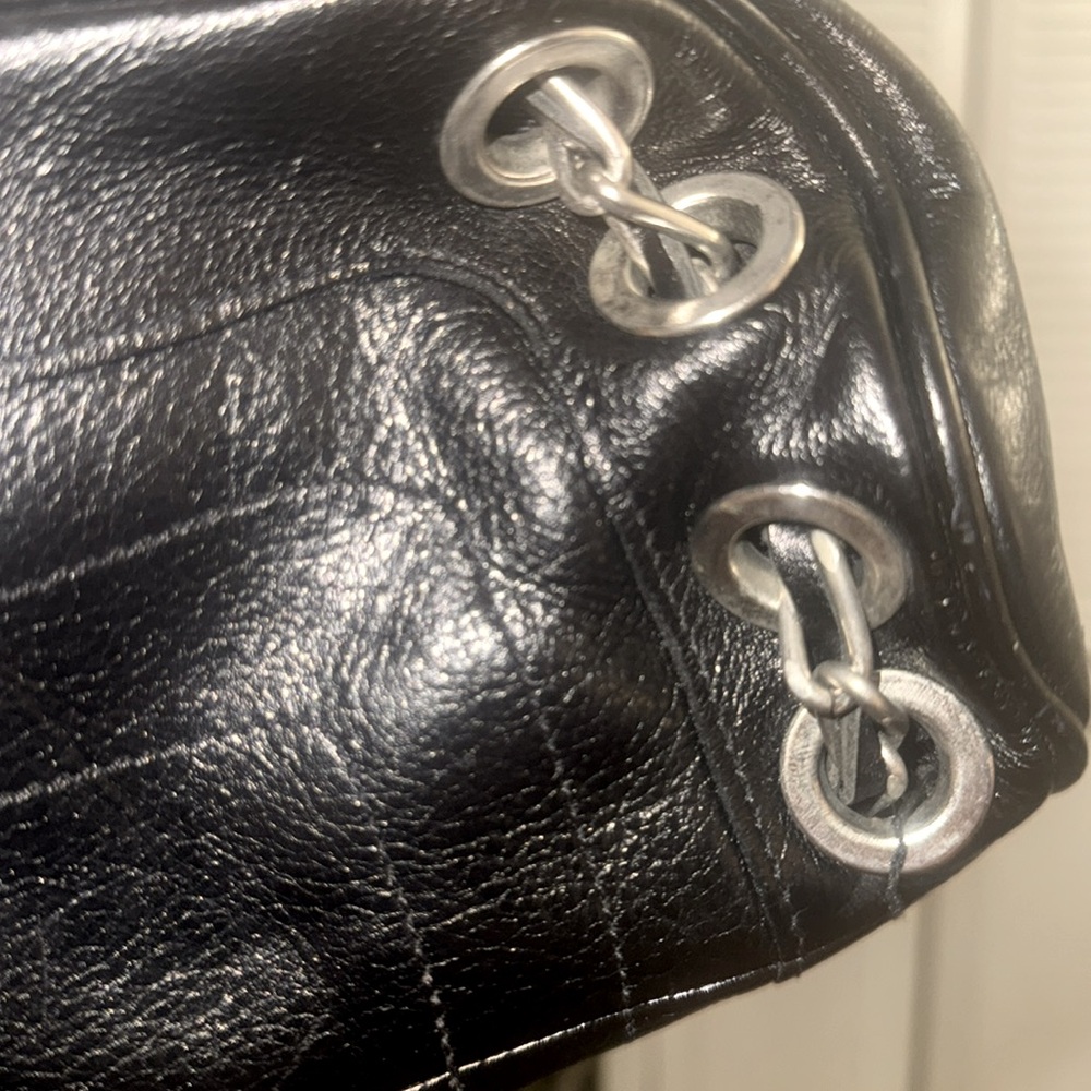Mini black leather Smartbag with silver chain. - Picture 4 of 5